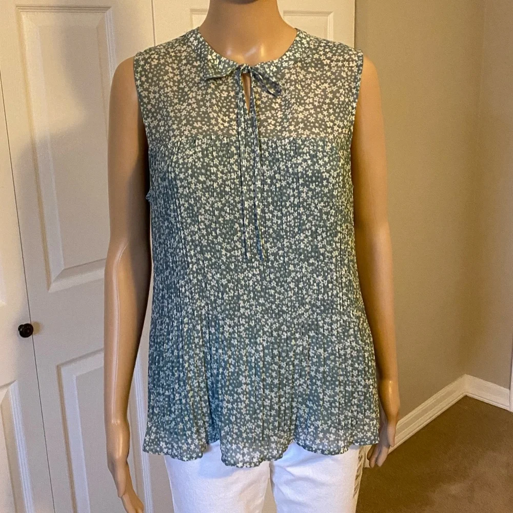 EUC Pleione Floral Blouse. - Picture 3 of 15